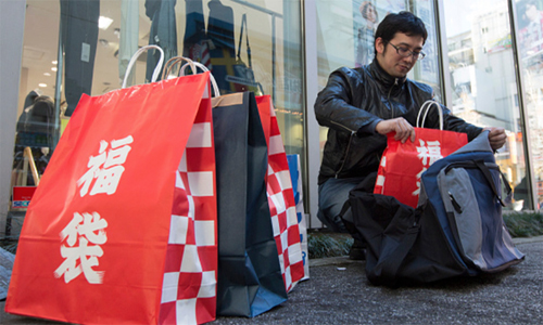 Lucky Bag : truyền thống lì xì đầu năm dành riêng cho người Nhật của các thương hiệu