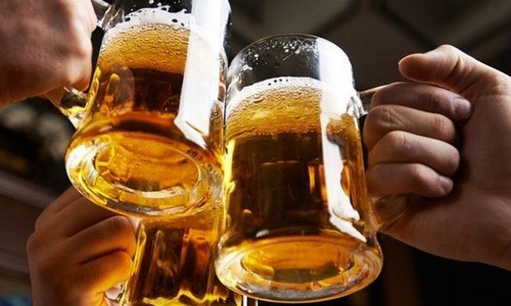 Cấm bán rượu bia trên mạng: Có giúp giảm tác hại rượu bia?
