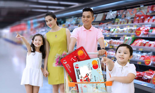 Lợi đơn lợi kép từ thẻ đồng thương hiệu