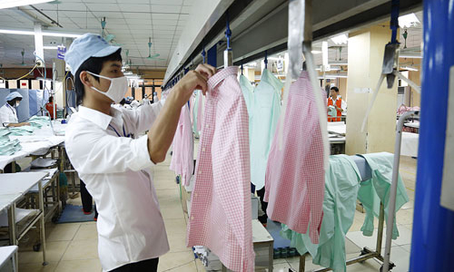 Thời trang Việt trước “cơn lốc” thương hiệu ngoại