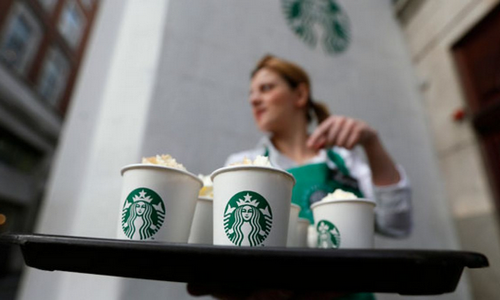 Starbucks huong loi nho ly ca phe bat ngo xuat hien trong Game of Thrones