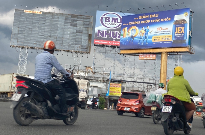 Hô biến cổ động thành quảng cáo thương mại