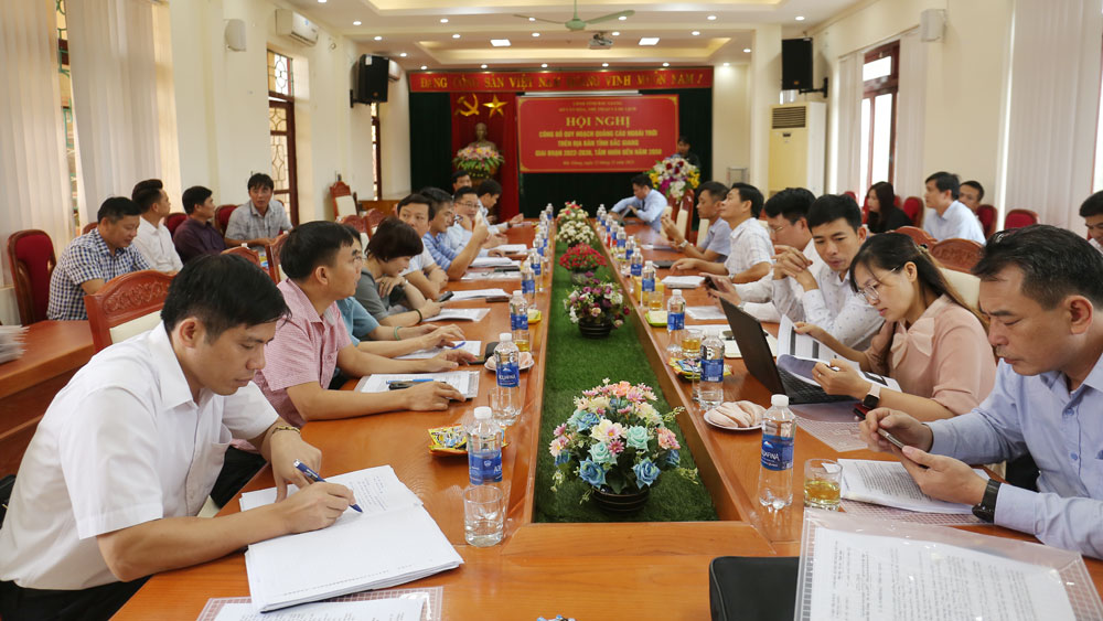 Bắc Giang: Công bố Quy hoạch quảng cáo ngoài trời trên địa bàn tỉnh