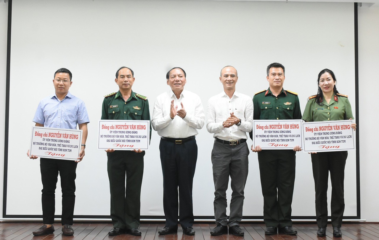 HAA đồng hành cùng Bộ VHTT&DL trao tặng quà tại tỉnh Kon Tum
