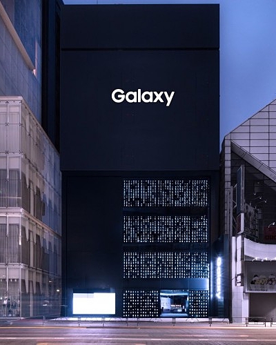 samsung-trang-tri-cua-hang-bang-1-000-smartphone-galaxy-1